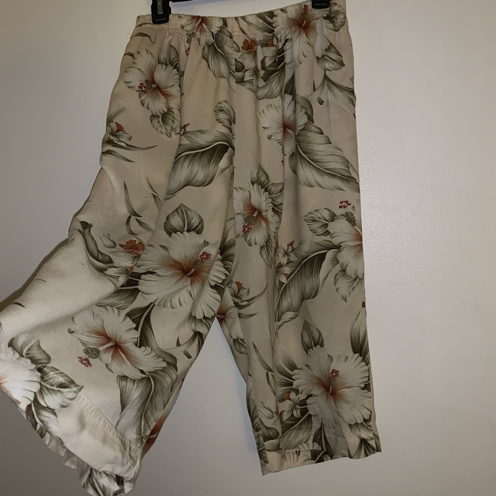 Vintage Hawaiian Print Short Pants